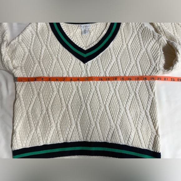 NICOLE MILLER Cream w/ navy & green trim V-Neck Cable Knit Sweater size M - Picture 11 of 12